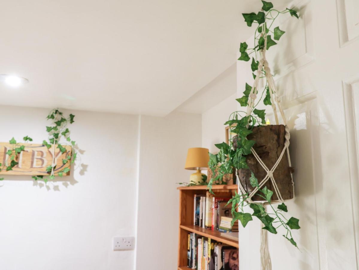Ferienwohnung The Surfers Bolt Hole Whitby Exterior foto