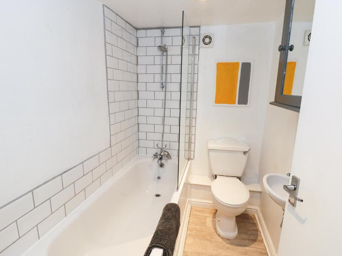 Ferienwohnung The Surfers Bolt Hole Whitby Exterior foto
